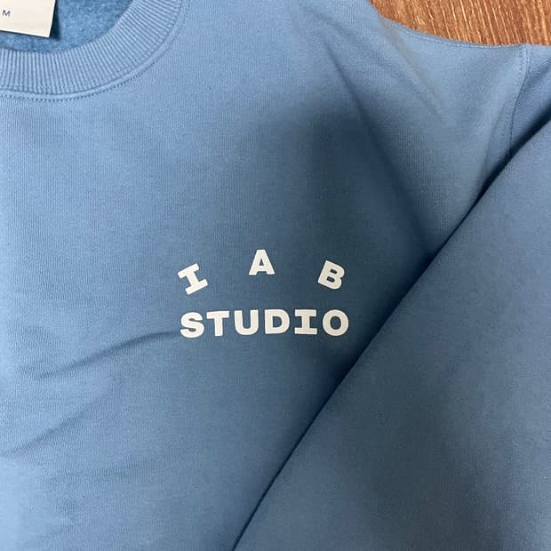 IAB Studio 맨투맨