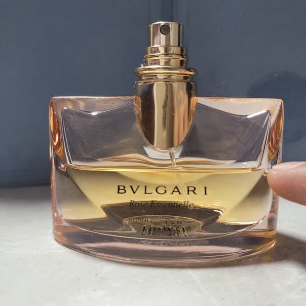 불가리 로즈 에센셜 50ml (4)