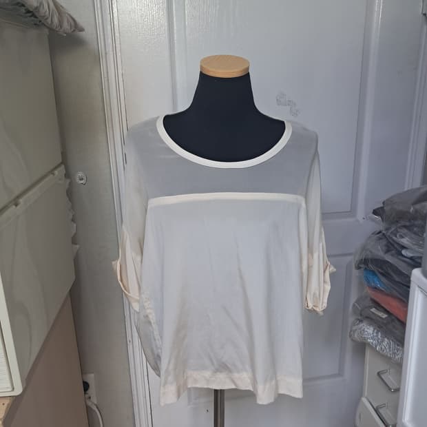 DKNY 실크 반팔블라우스 P(55~66)