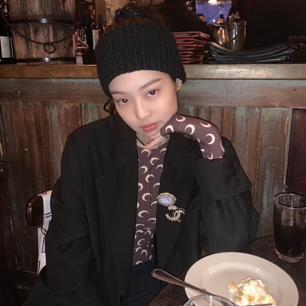 제니 착용 마린세르 새컨드 스킨 탑 