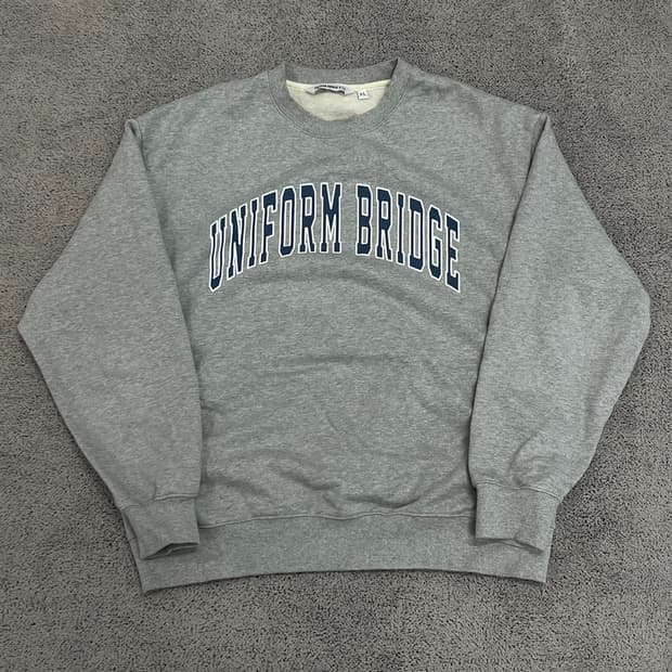 (XL) 유니폼브릿지 스펠아웃 맨투맨 그레이