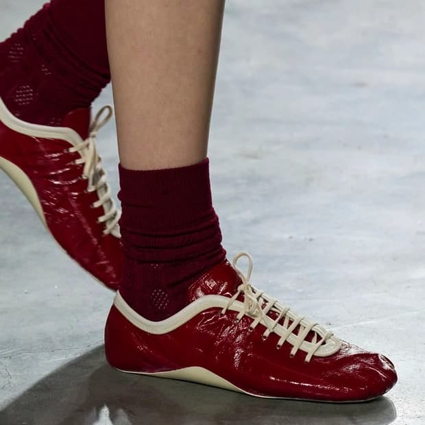 [36,37,38,39]드리스반노튼 26ss 발레리나 레더 스니커즈/레드