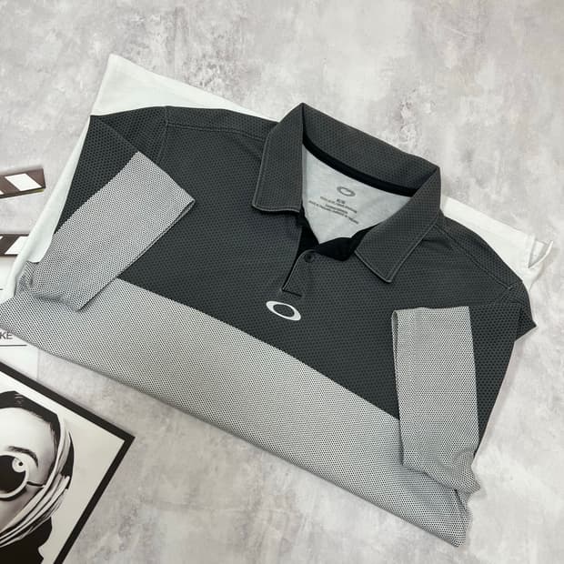 오클리 카라 반팔티