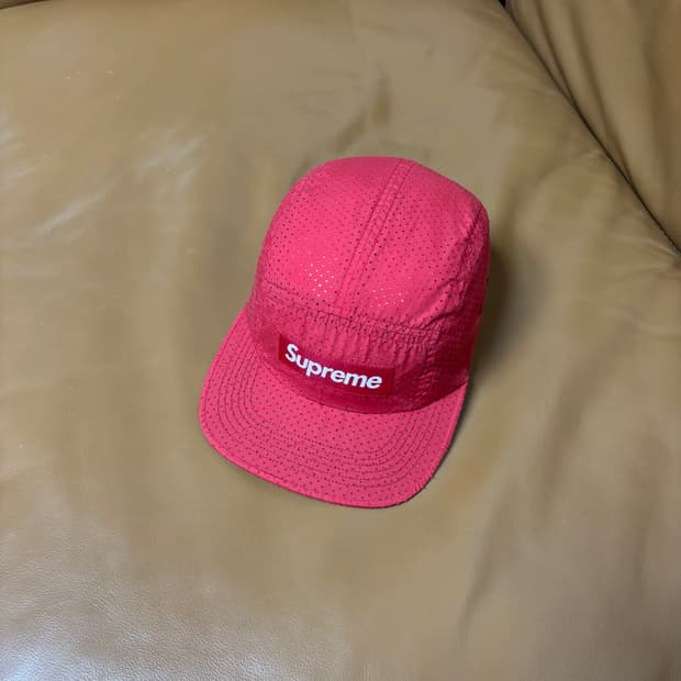 Supreme 슈프림 펀치드 레드 캠프캡 모자 (Punched Red)