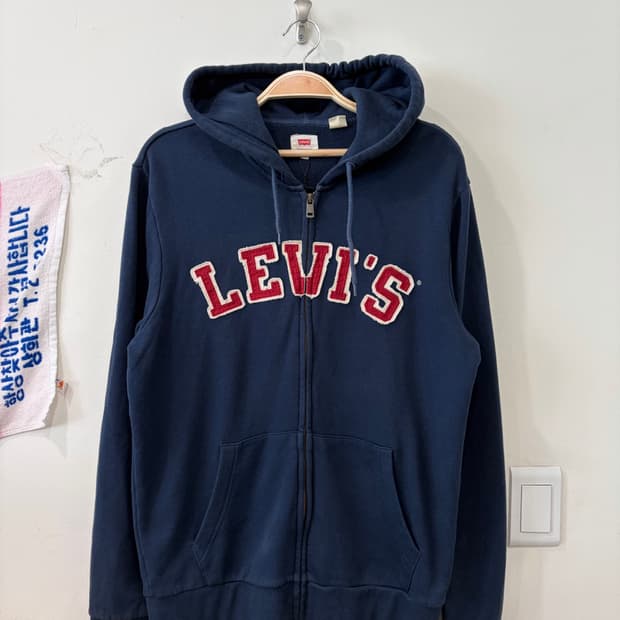 35. 리바이스 후드집업
