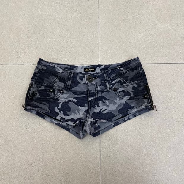블랙 카모플라쥬 지퍼 숏팬츠
