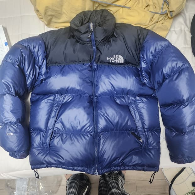 노스페이스 눕시 700 패딩 네이비 105 A급