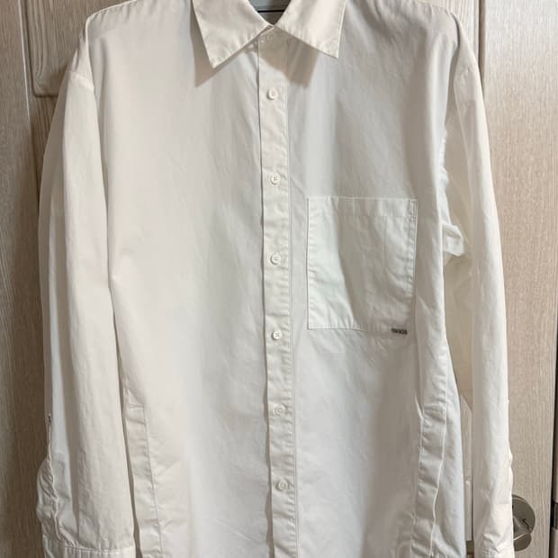 우영미 오버핏 백로고 셔츠 48.