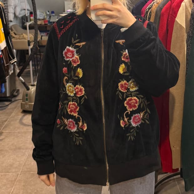 [NO.9] Torrid 벨벳 져지