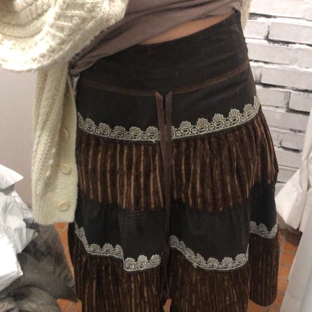 오리엔탈 레이스 브라운 스커트