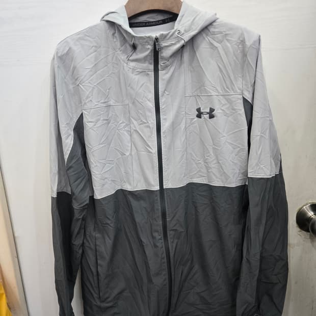 LG/G사이즈)) UNDER ARMOUR 언더아머 바람막이 점퍼!