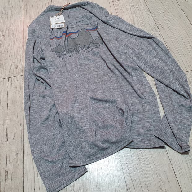 (새상품)파타고니아 롱슬리브 캐필린 그래픽 티셔츠 S