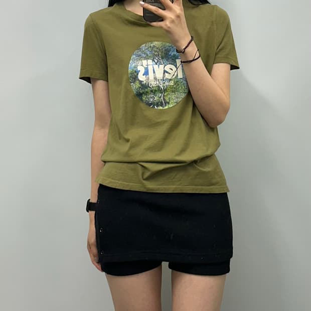 리바이스 카키 반팔 티셔츠 