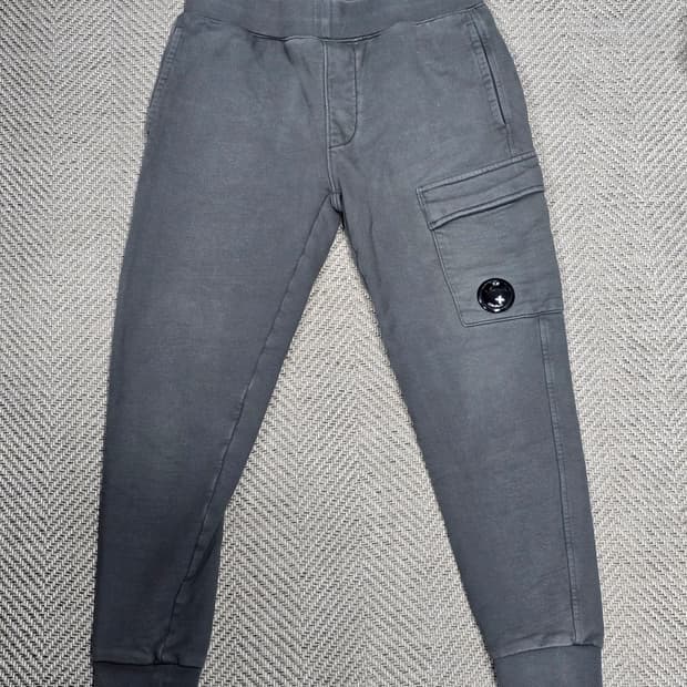 CP Company 렌즈 포켓 트랙팬츠 XS