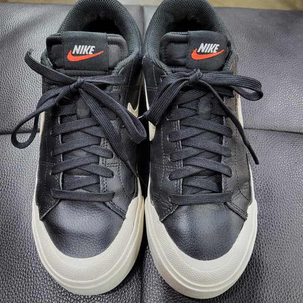 나이키 코트레거시 리프트