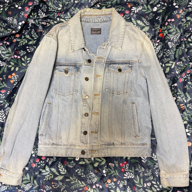 생로랑 데님자켓(연청) L사이즈