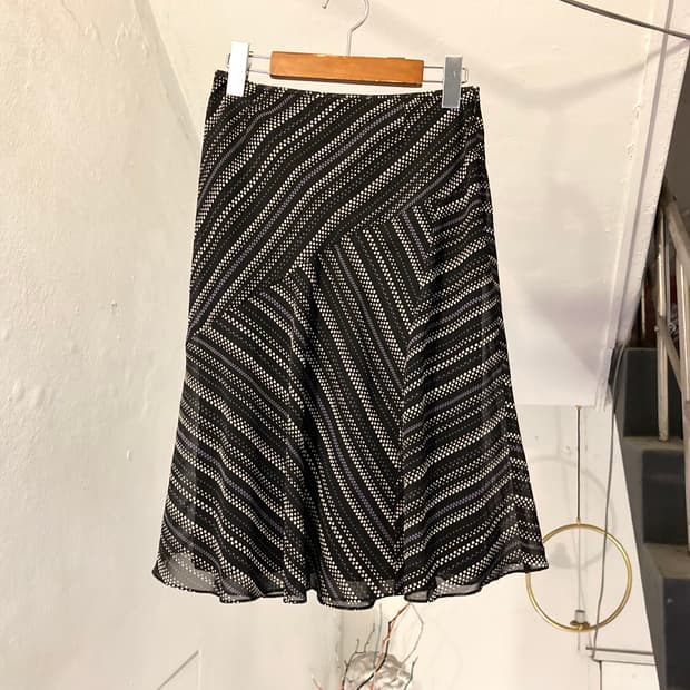 y2k 도트 미디 플레어 스커트