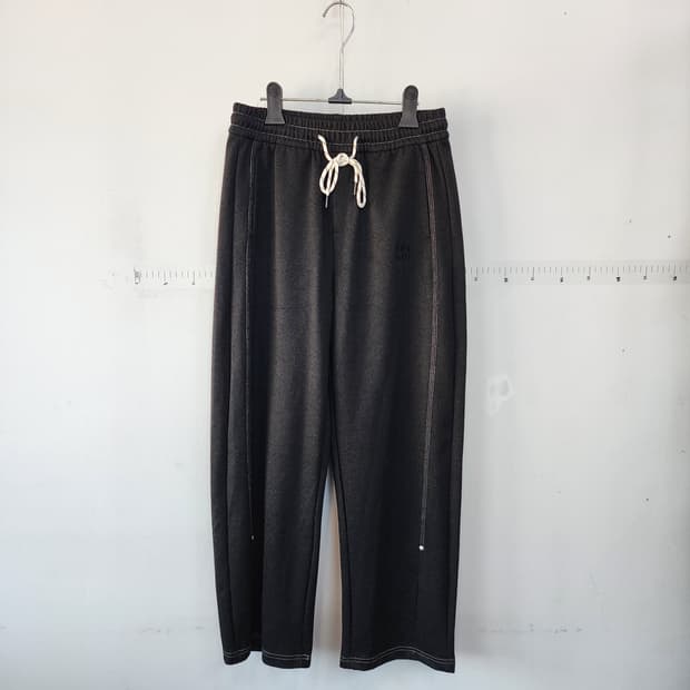 미우디자인 블랙 팬츠