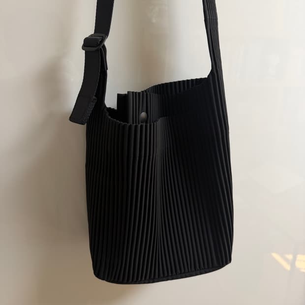 이세이미야케 옴므플리세 유틸리티백 S