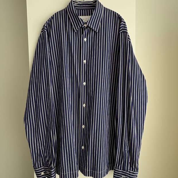 산드로 네이비 스트라이프 셔츠