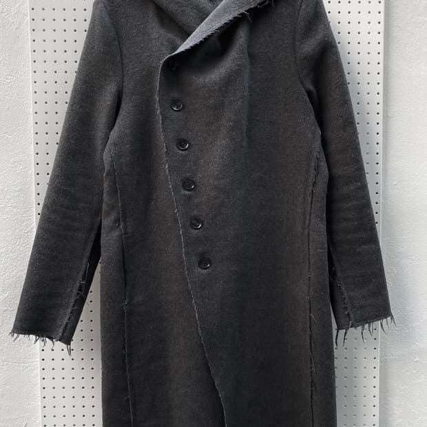 NO ID 프론트 넥 코트