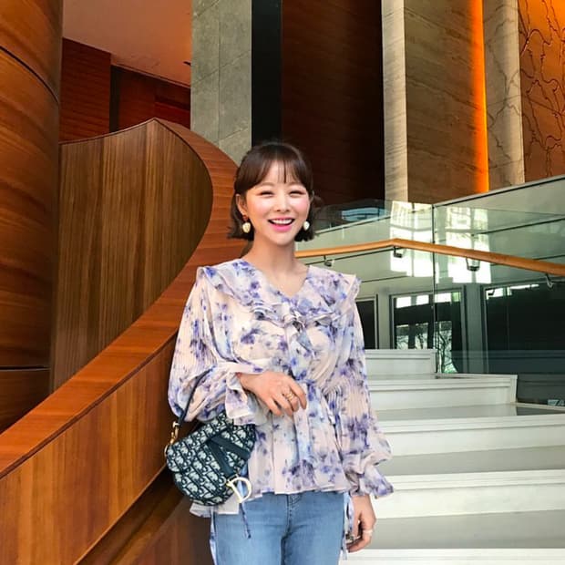 새상품 ) 임블리 로맨틱무드 프릴블라우스 
