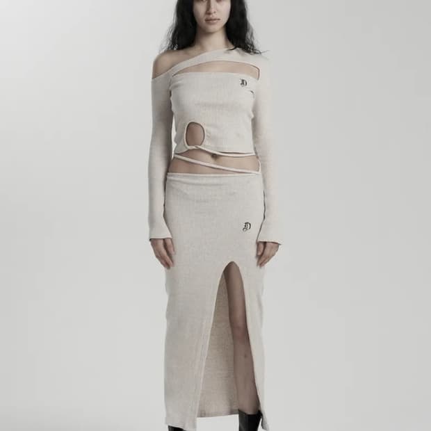 Odor 홀 슬릿 탑 스커트 셋업 hole slit top
