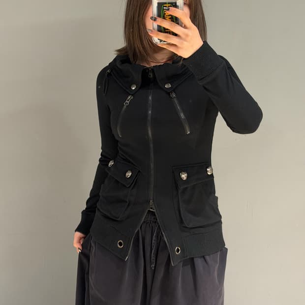 high-neck & wide collar detail zip-up