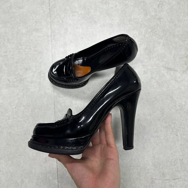 생로랑 잔 90 모카신 펌프스