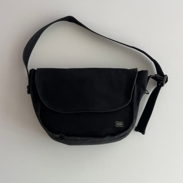 요시다포터 스테인 블랙 메신저백