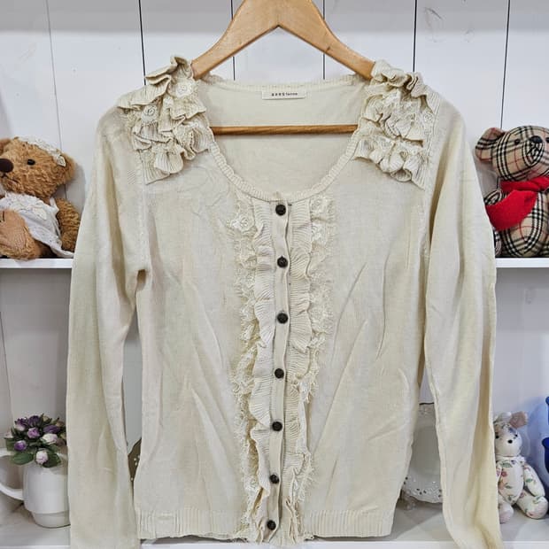(axes femme) 아이보리 레이스 프릴 니트 가디건