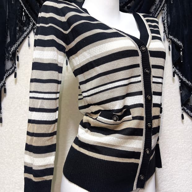 세실맥비 오네갸루 라떼 로맨틱 로걀 스트라이프 니트 가디건 너드 핀터
