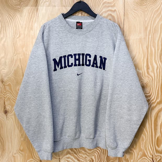 나이키 2000’s 미시건 센터 스우시 크루넥 스웻셔츠