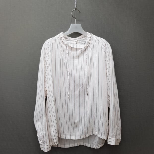 한섬 래트 2024 스트라이프 스트링 블라우스 S사이즈(택달린새제품)