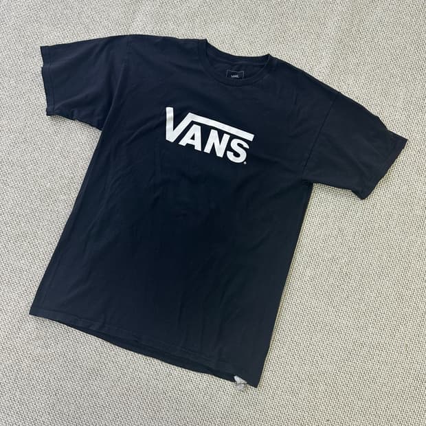 L 반스 클래식 로고 반팔 티셔츠 0415D