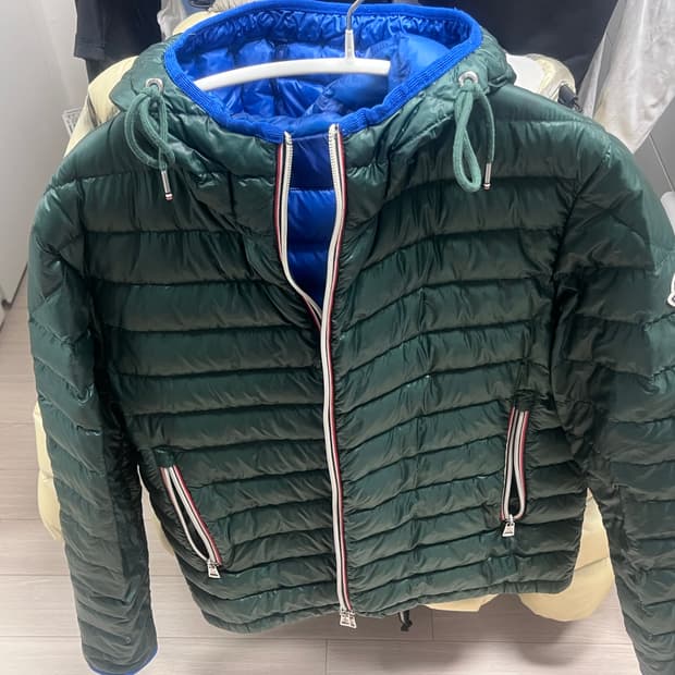 몽클레어 경량패딩 1 사이즈