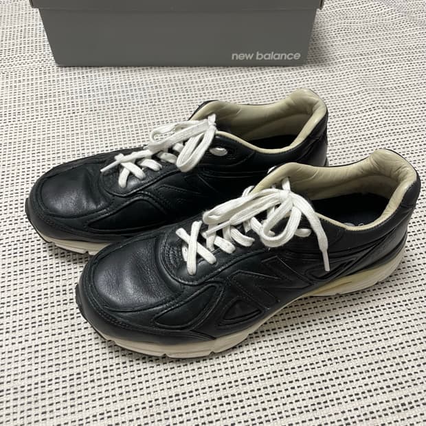 한정판 뉴발란스 카우레더 블랙 990 V4