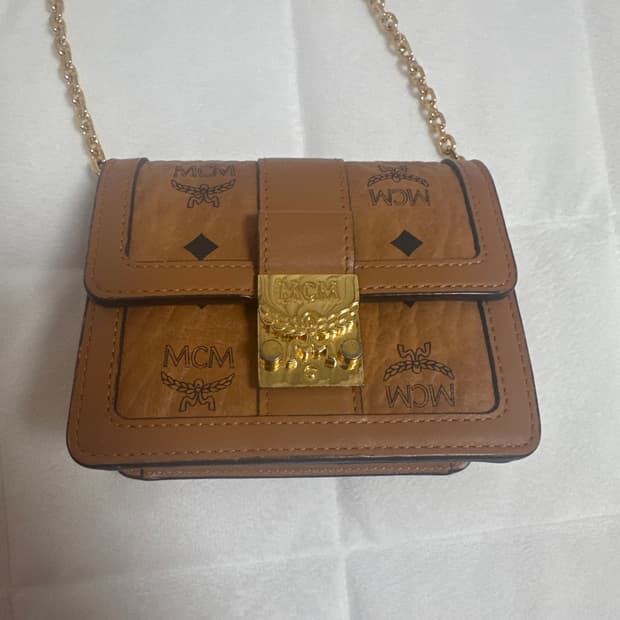 MCM 트레이시 비세토스 체인 지갑