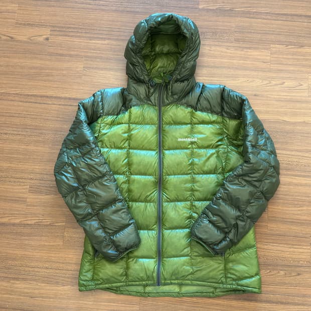 몽벨 수페리어 다운파카 105(xl) 그린 판매합니다.