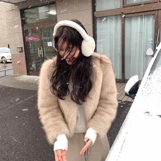 le plein 르플레인 뮤즈 퍼 자켓 크롭 노카라 퍼자켓