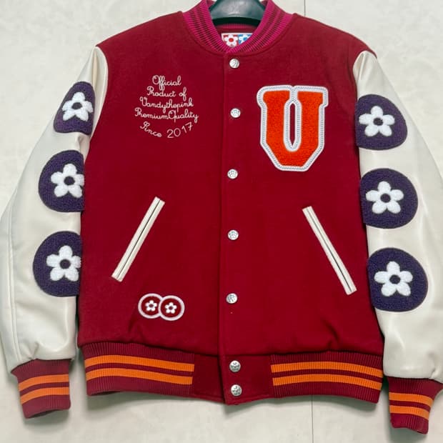 반디더핑크 브이텍 바시티 자켓