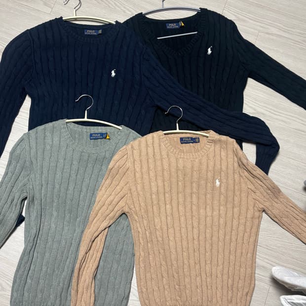 폴로 니트 