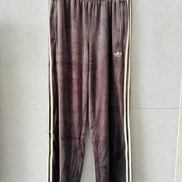 [새상품/무배] 아디다스 벨벳 트랙팬츠 브라운 M사이즈 KD9384