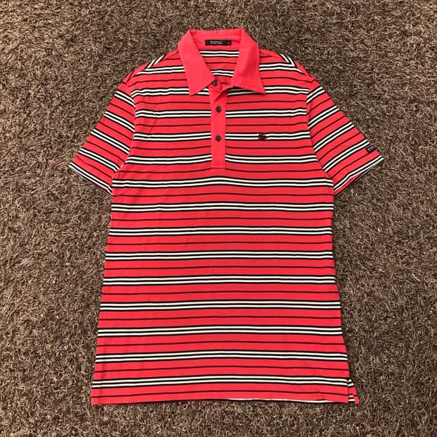 버버리 블랙라벨 로고 스트라이프 카라 반팔 티셔츠