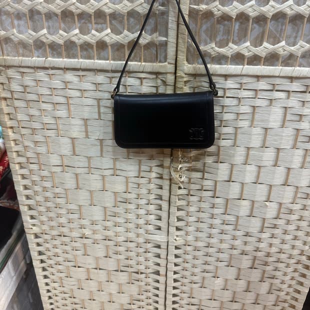 정품 셀린느 퀴르 트리옹프 미니 숄더백 팝니다