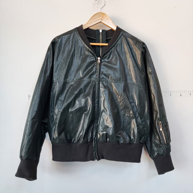 시스템 블랙 광택 봄버 자켓