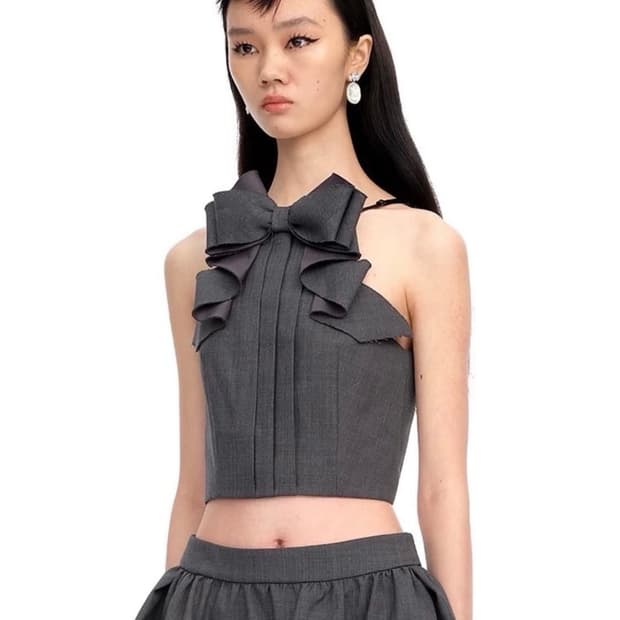 슈슈통 SHUSHU/TONG Gray 3D Bow Camisole 구해요