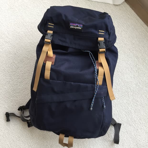 파타고니아 트래킹 백팩 네이비