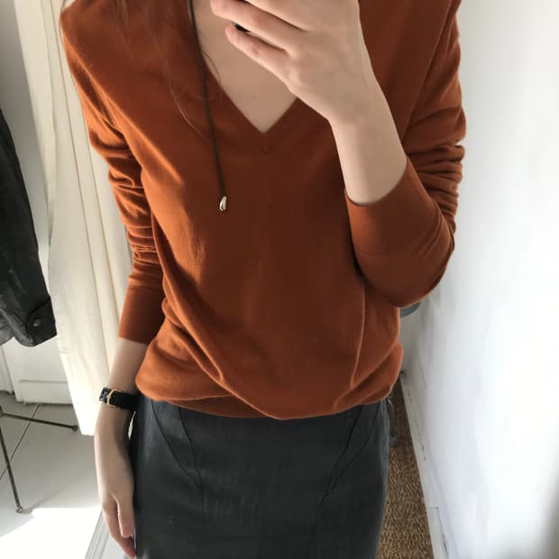 v-neck wool knit