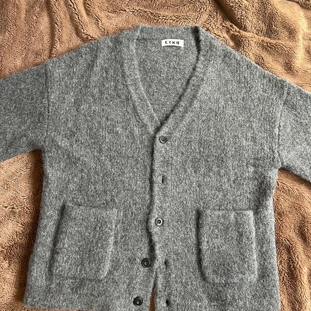 쿠어 헤어리 소프트 알파카 가디건 (차콜그레이) m사이즈